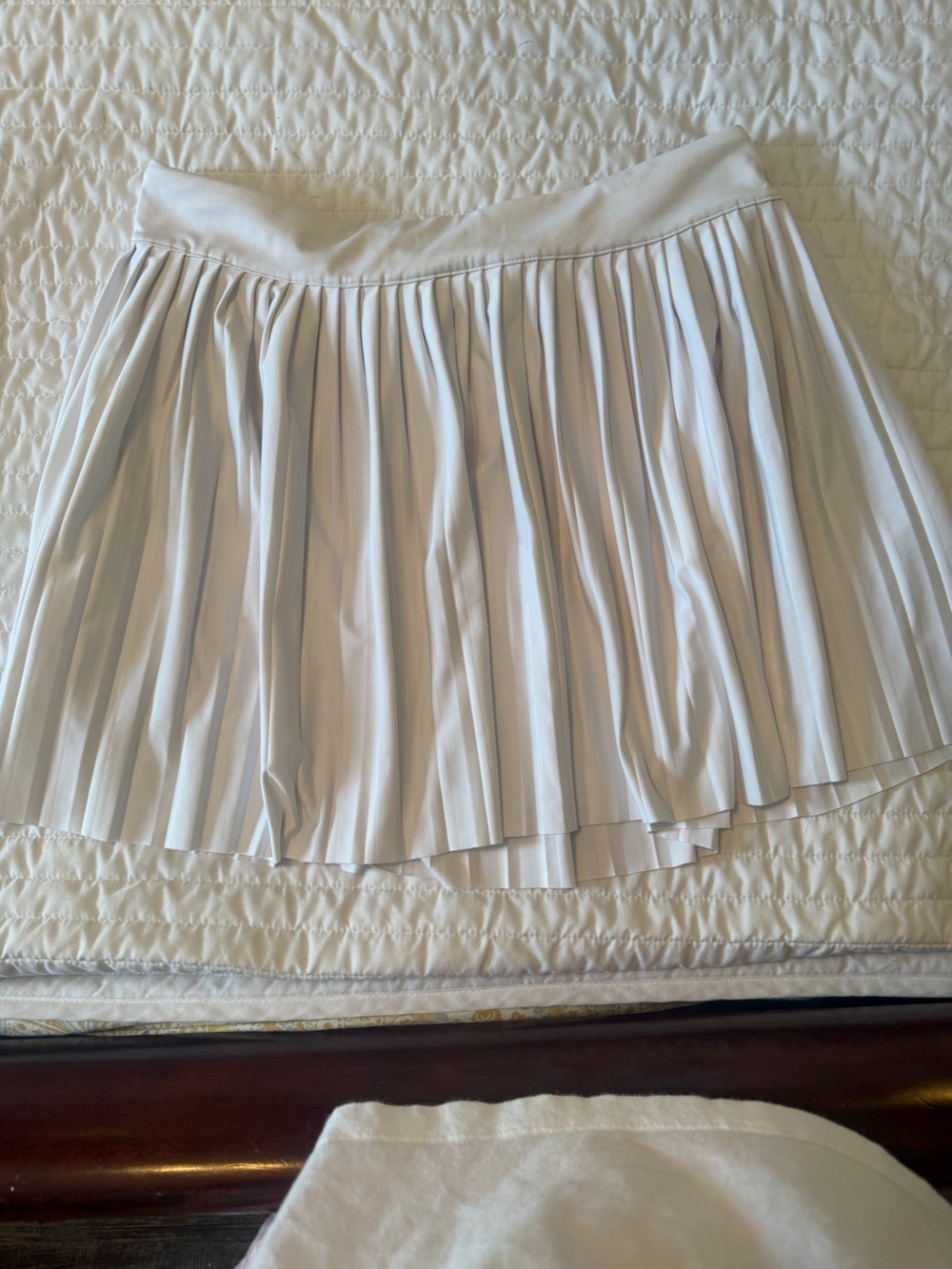 Vineyard Vines White Pleated Skirt